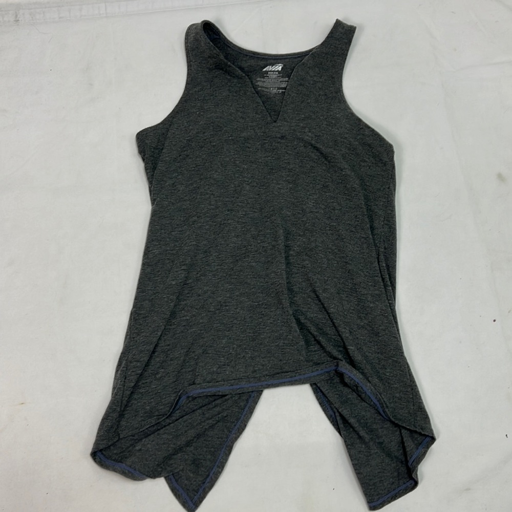 2358 men’s Avia gray tank top